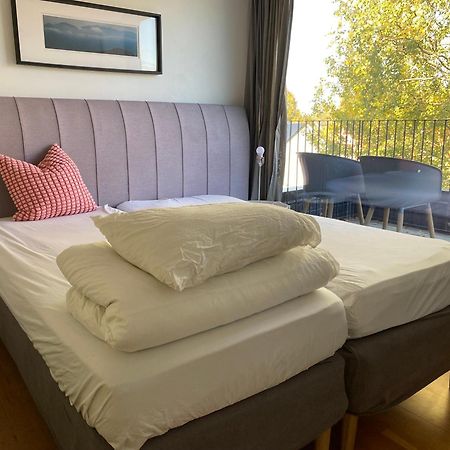Villa Townhouse On Arlanda Stockholm Metro Line - Easy Checkin à Sollentuna Extérieur photo