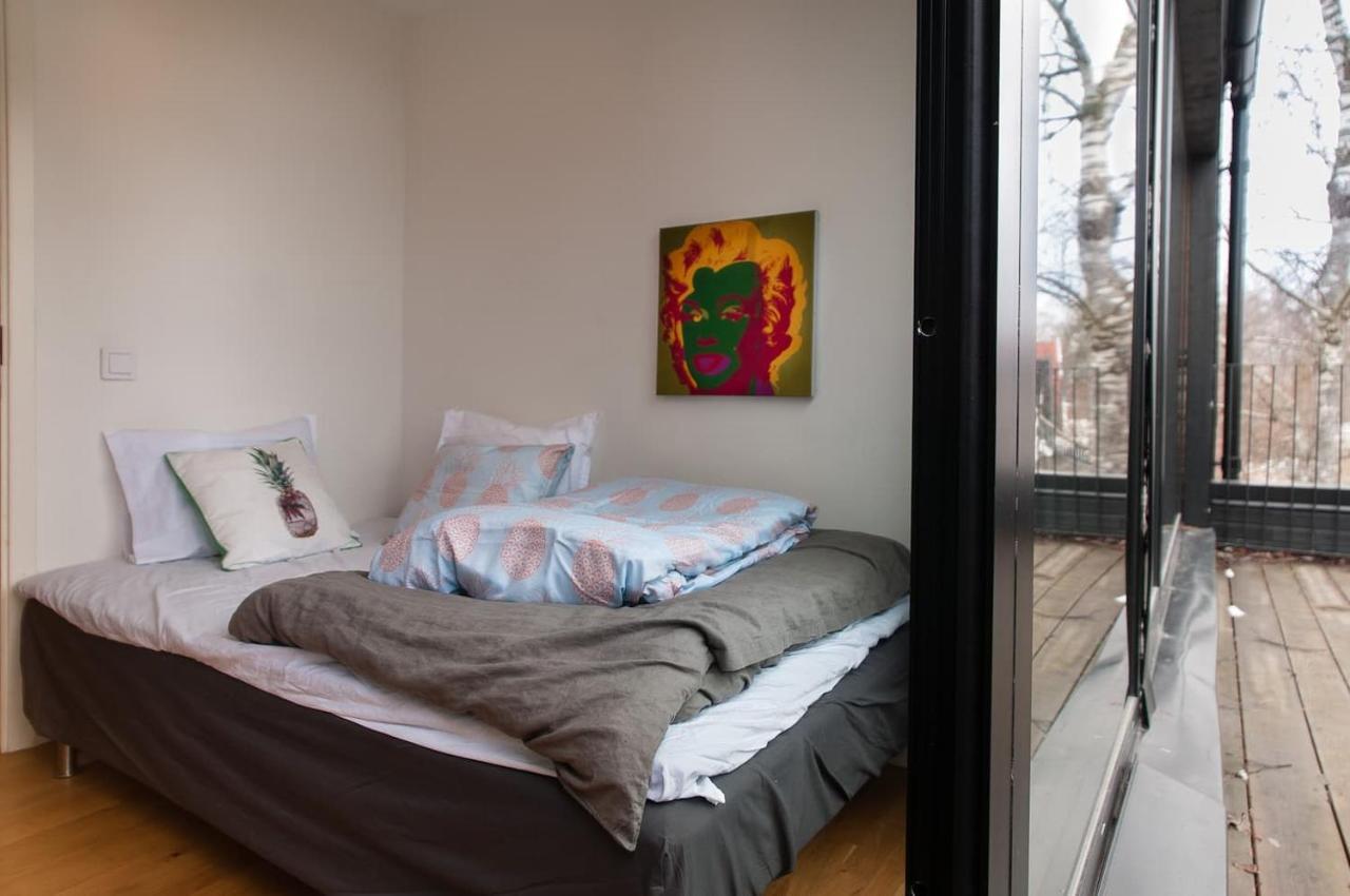 Villa Townhouse On Arlanda Stockholm Metro Line - Easy Checkin à Sollentuna Extérieur photo