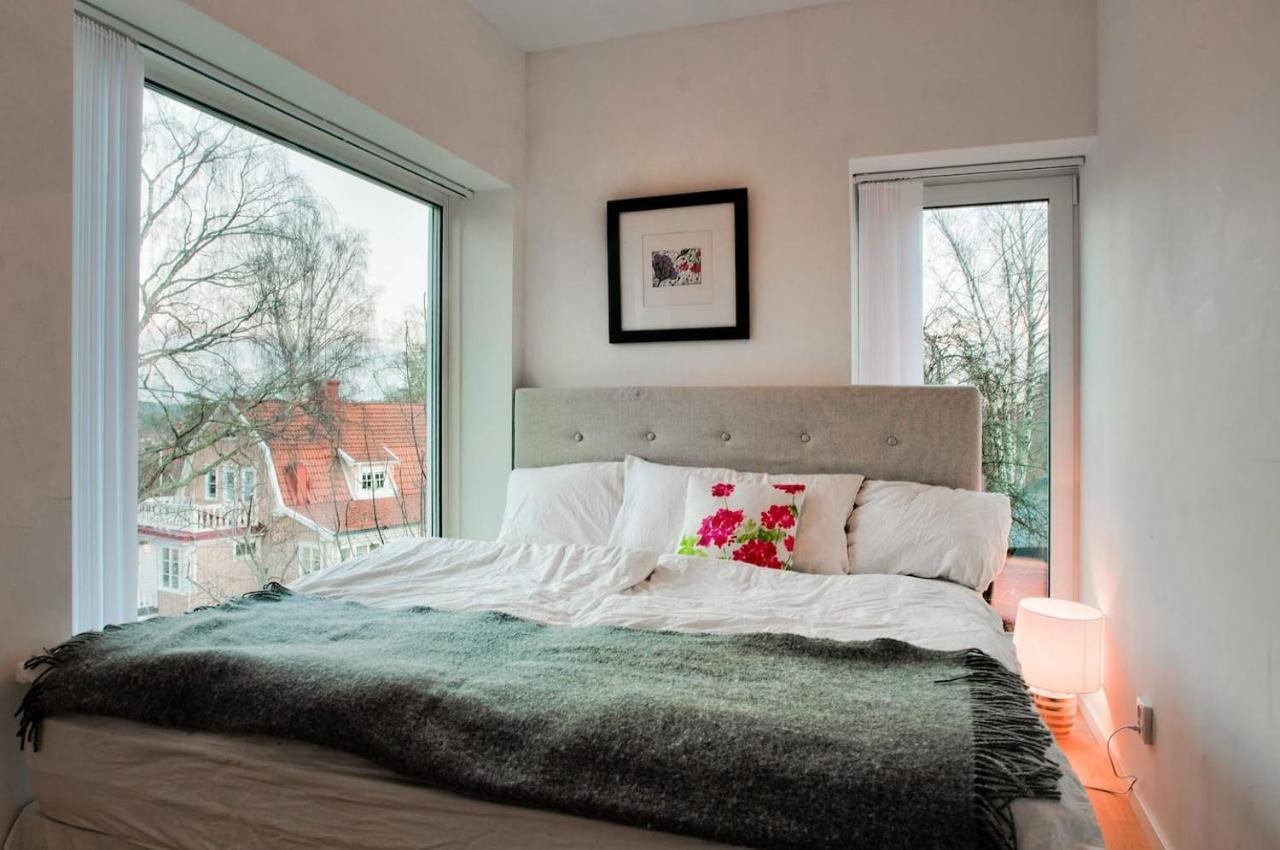 Villa Townhouse On Arlanda Stockholm Metro Line - Easy Checkin à Sollentuna Extérieur photo