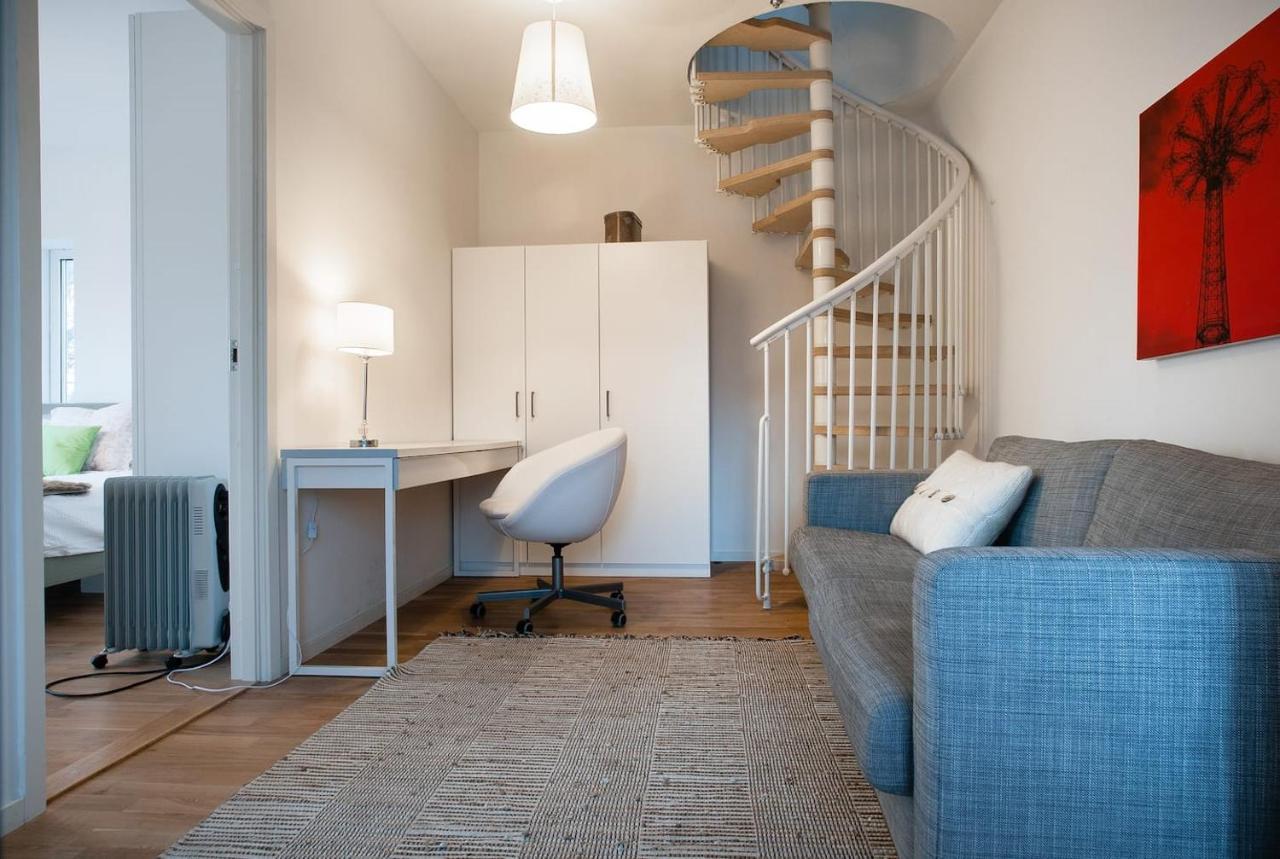 Villa Townhouse On Arlanda Stockholm Metro Line - Easy Checkin à Sollentuna Extérieur photo