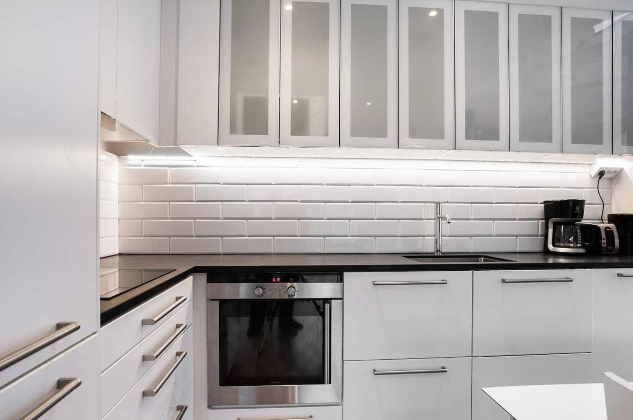 Villa Townhouse On Arlanda Stockholm Metro Line - Easy Checkin à Sollentuna Extérieur photo