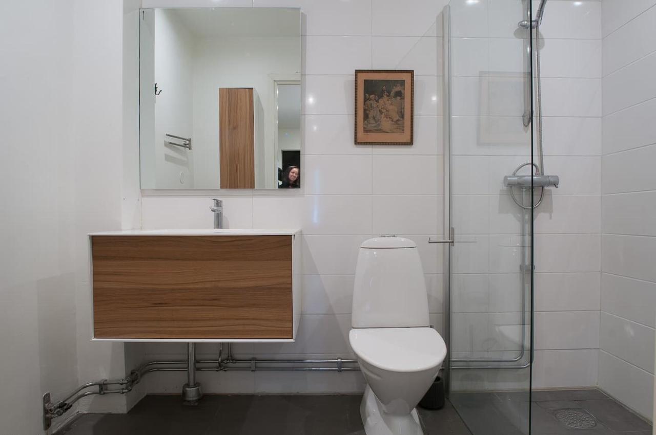 Villa Townhouse On Arlanda Stockholm Metro Line - Easy Checkin à Sollentuna Extérieur photo