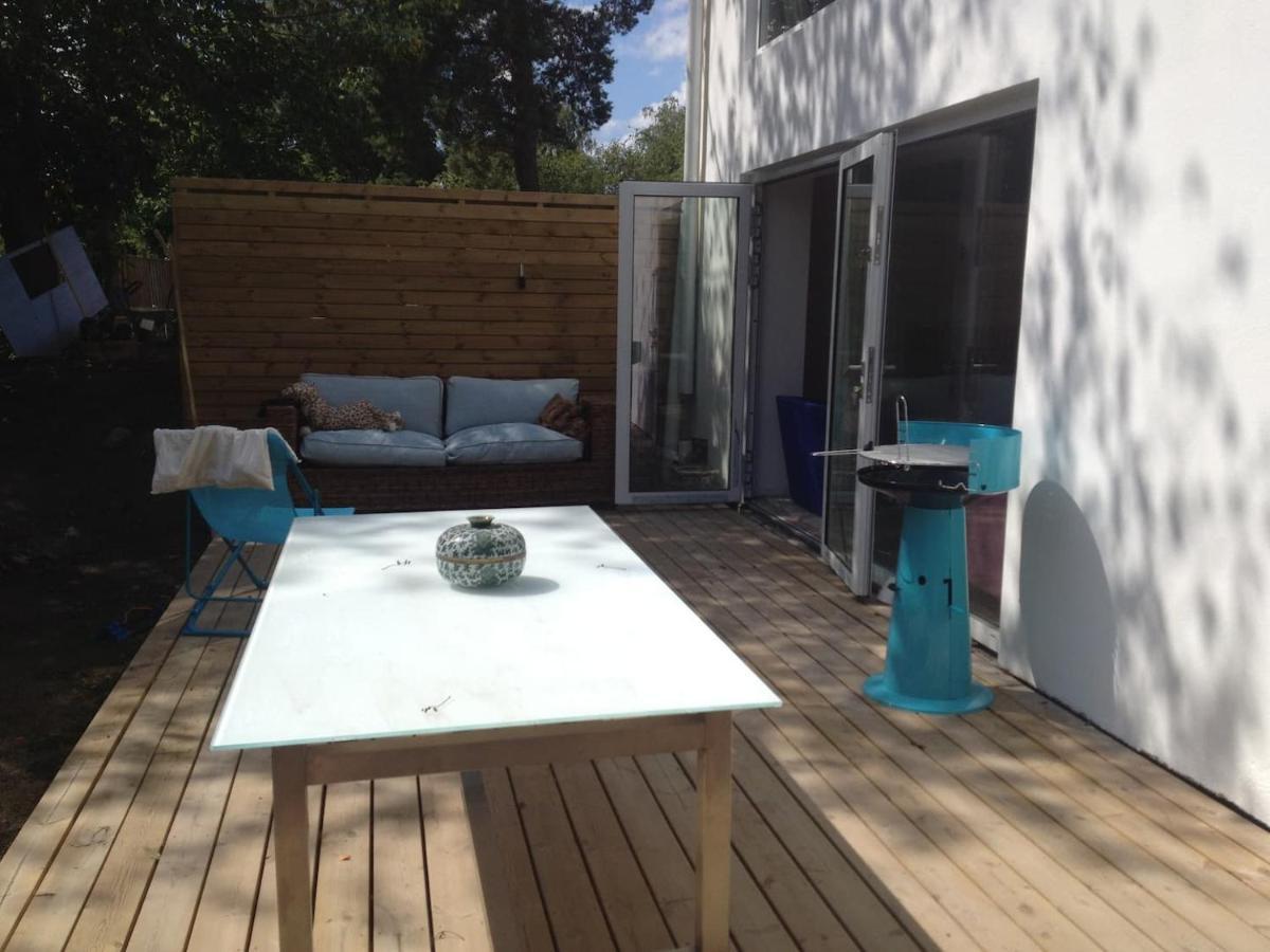 Villa Townhouse On Arlanda Stockholm Metro Line - Easy Checkin à Sollentuna Extérieur photo