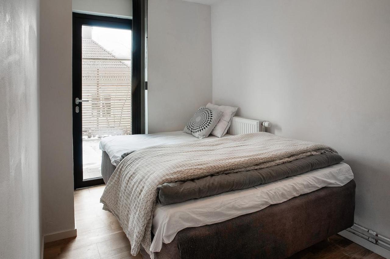 Villa Townhouse On Arlanda Stockholm Metro Line - Easy Checkin à Sollentuna Extérieur photo